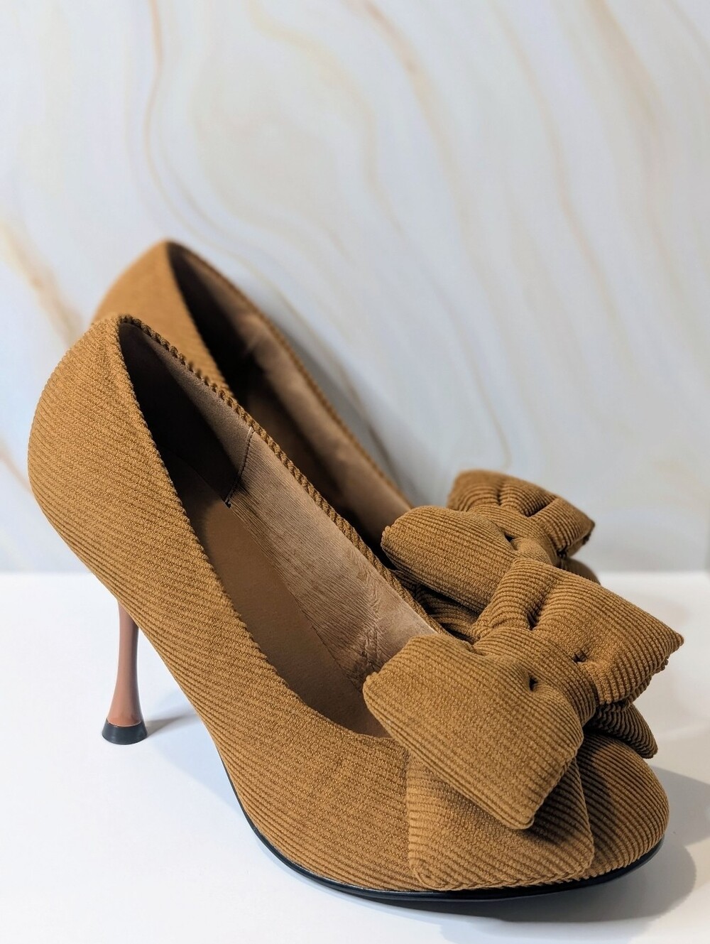 Jeffrey Campbell Bow Up Pump Tan Corduroy Sculptural Heels Size 8 NWOB